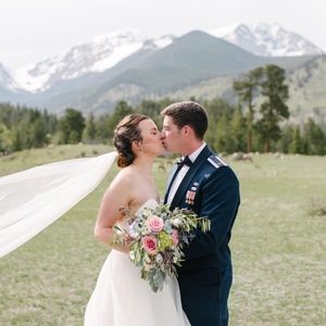 Meet your Posher, Caitlin